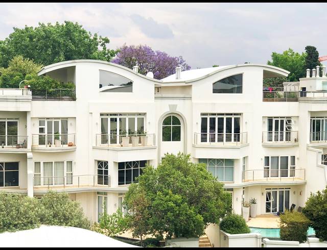 2 BEDROOM PENTHOUSE FOR SALE IN HYDE PARK
